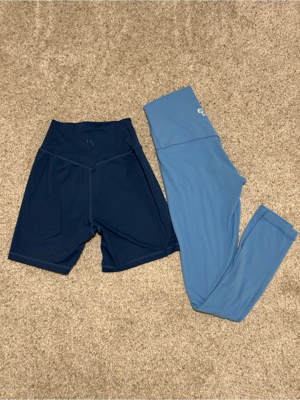 Aritzia TNA Leggings & Meshki shorts Set - XS